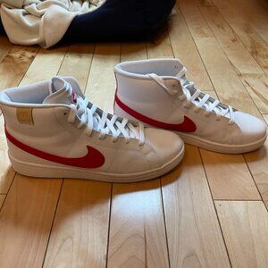 LIKE NEW Nike Court Royale 2 Mid